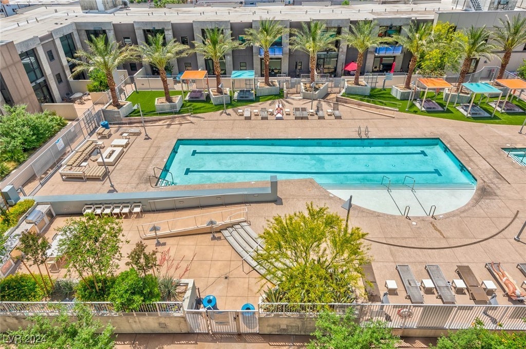 JUHL Rooftop Pool with Strip views